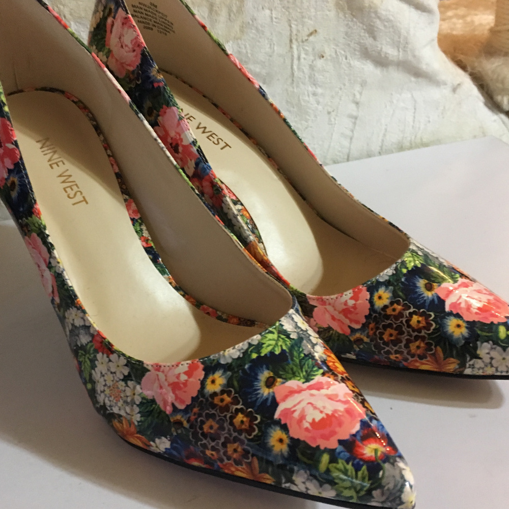 High heels, floral patent leather, size 8
